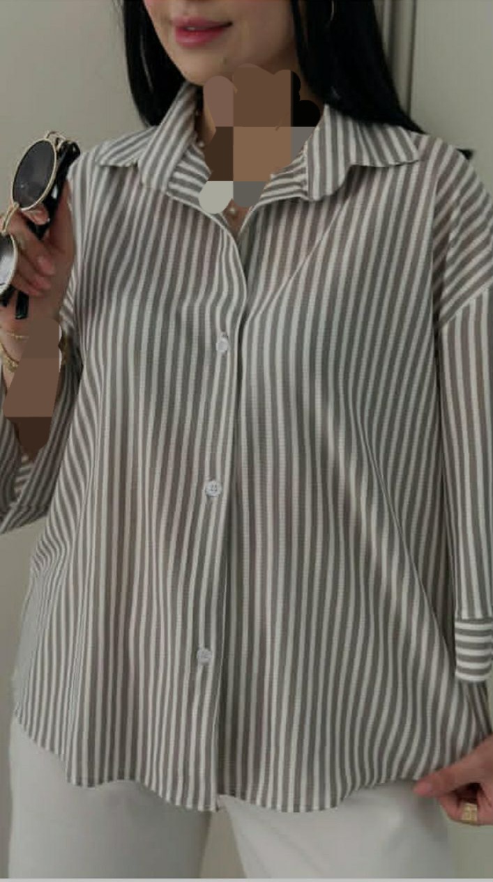 شومیزمانتویی🥰 جنس دیپلمات ریزشی👌 سایز۳۸_۴۶ 👉 دارای رنگبندی قهوه ای،مشکی وسفید🌈 قیمت۵۹۰ت❗️ جنس پارچه باکیفیت،سبک وبسیااااااار خنک میباشد(کولر سرخود)🥶 تنخور شیک😍
